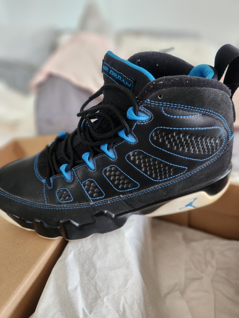 Men's Nike Black and Blue Jordans - Picture 6 of 7